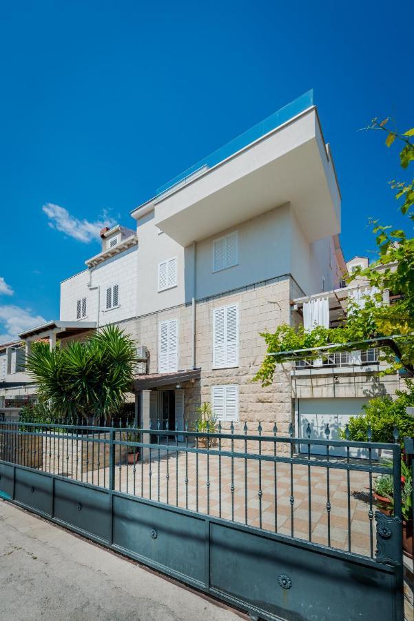 Superior Stunning Gravosa With A Free Parking 3*