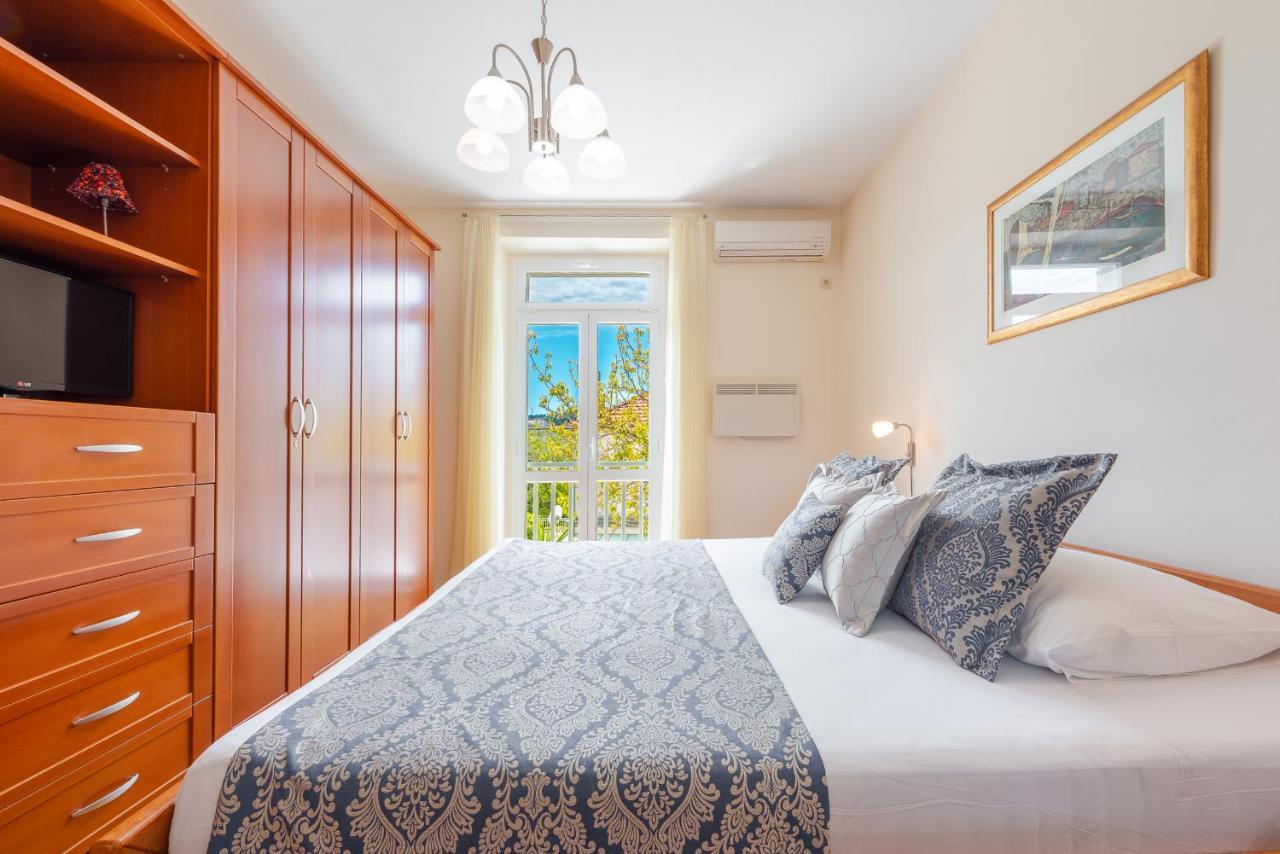 Superior Stunning Gravosa With A Free Parking 3* Ragusa