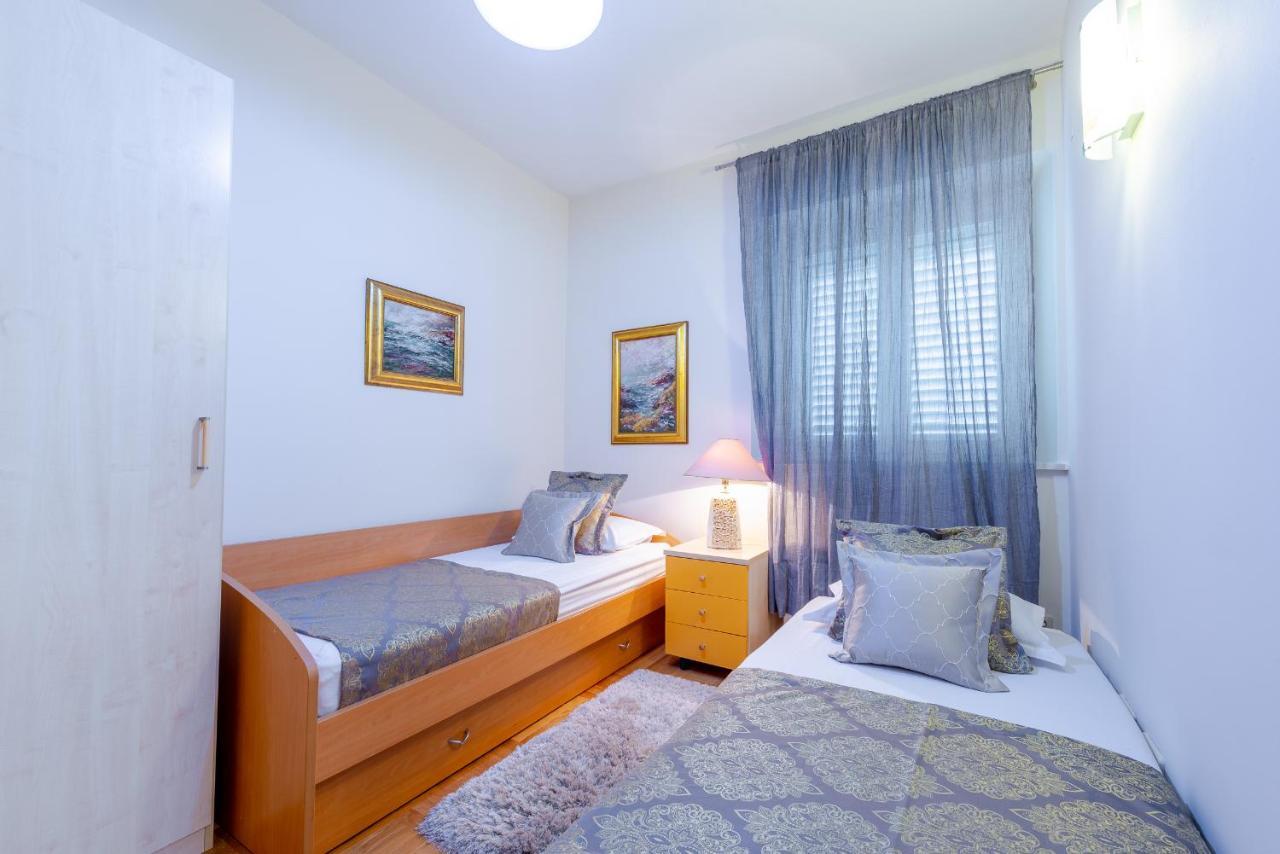 Superior Stunning Gravosa With A Free Parking 3*